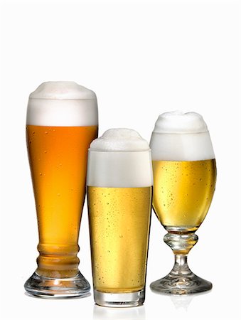 simsearch:659-08903410,k - Trois différents verres de bière Photographie de stock - Premium Libres de Droits, Code: 659-03530142