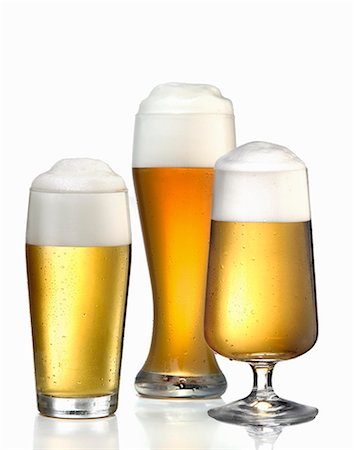 simsearch:659-03527540,k - Trois différents verres de bière Photographie de stock - Premium Libres de Droits, Code: 659-03530143