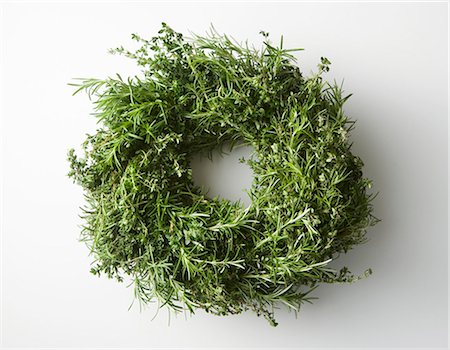 simsearch:659-03534467,k - Green Wreath on White Foto de stock - Sin royalties Premium, Código: 659-03530504