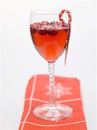 simsearch:659-02212404,k - Cranberry drink (Christmas) Foto de stock - Sin royalties Premium, Código: 659-03530545