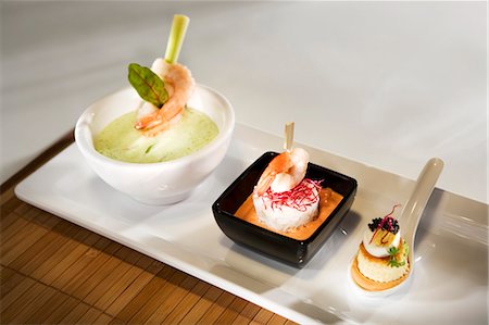 Sélection d'amuse-bouche de fruits de mer Photographie de stock - Premium Libres de Droits, Code: 659-03531046