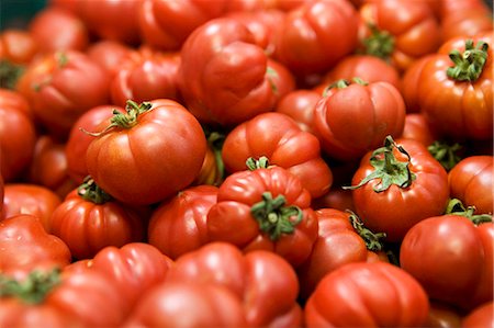 reddy - Tomates coeur de boeuf, full-frame Photographie de stock - Premium Libres de Droits, Code: 659-03531048