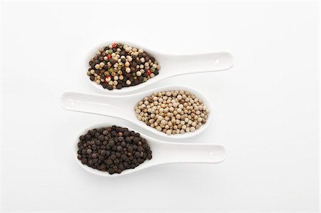 simsearch:659-06186227,k - Different types of peppercorns in three spoons (overhead view) Stock Photo - Premium Royalty-Free, Code: 659-03531426