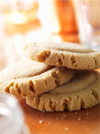 erdnuss - Three Stacked Peanut Butter Cookies Foto de stock - Sin royalties Premium, Código: 659-03531566