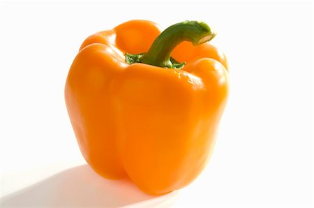simsearch:659-03536484,k - Un poivron orange Photographie de stock - Premium Libres de Droits, Code: 659-03531659