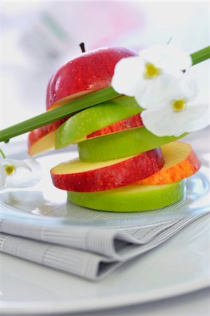 Tower of apple slices with lemon juice Foto de stock - Sin royalties Premium, Código: 659-03531795