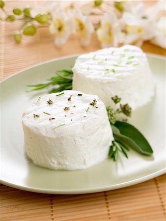 Fresh goat's cheese with herbs Stock Photo - Premium Royalty-Free, Code: 659-03531802