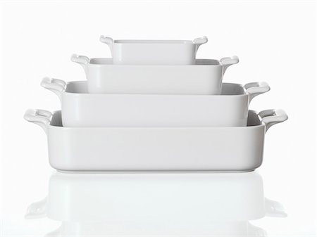 Baking dishes, nested Stock Photo - Premium Royalty-Free, Code: 659-03531868