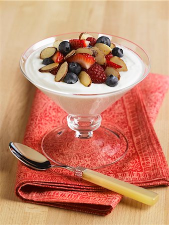 Yogurt with Berries and Almonds Stock Photo - Premium Royalty-Free, Code: 659-03531946