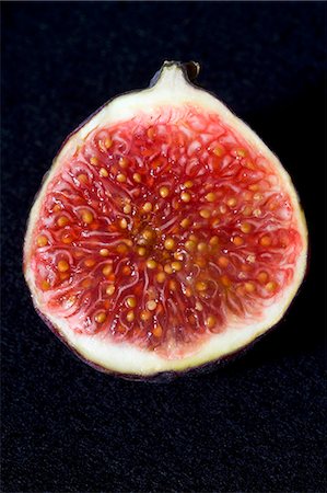 fruit flesh - Half a fig Stock Photo - Premium Royalty-Free, Code: 659-03532006