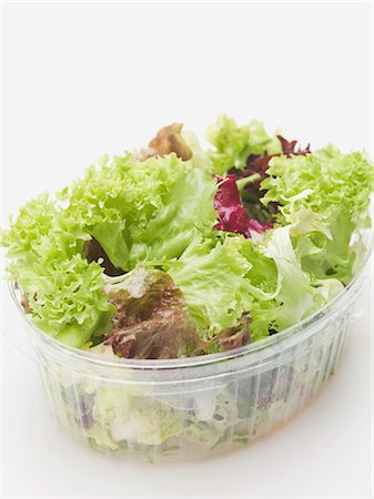 Feuilles de salade mixte en barquette Photographie de stock - Premium Libres de Droits, Code: 659-03532244