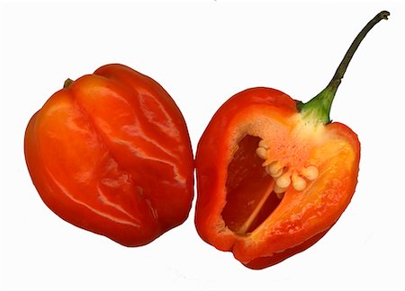 Habanero chilli, halved Stock Photo - Premium Royalty-Free, Code: 659-03532317