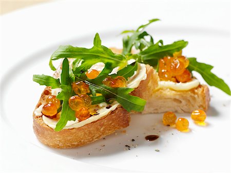 Sandwichs saumon caviar et roquette Photographie de stock - Premium Libres de Droits, Code: 659-03532727