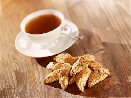 simsearch:659-08147718,k - A cup of tea with cantuccini Stock Photo - Premium Royalty-Free, Code: 659-03533063