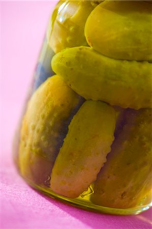 pickling gherkin - Pickled gherkins in jar Stock Photo - Premium Royalty-Free, Code: 659-03533115