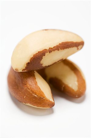 simsearch:659-03533506,k - Three Brazil nuts Foto de stock - Sin royalties Premium, Código: 659-03533219