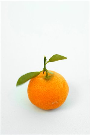 simsearch:659-03528626,k - Ornamental orange with leaves Foto de stock - Sin royalties Premium, Código: 659-03533487