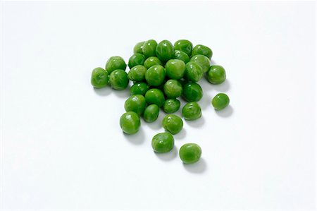 peas cutout - Several peas Stock Photo - Premium Royalty-Free, Code: 659-03533616