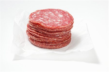 simsearch:659-02211875,k - Slices of mettwurst on paper Foto de stock - Sin royalties Premium, Código: 659-03533628