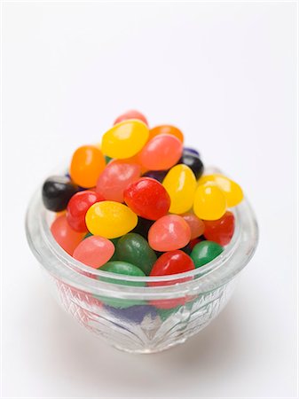 simsearch:659-03532257,k - Assorted jelly beans in glass dish Foto de stock - Sin royalties Premium, Código: 659-03533656