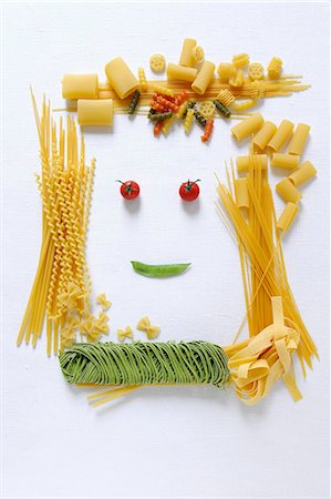 pasta type - Visage amusant de pâtes Photographie de stock - Premium Libres de Droits, Code: 659-03533856