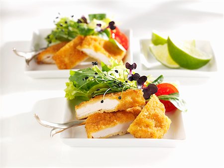 empanado - Escalopes de dinde panées avec salade Photographie de stock - Premium Libres de Droits, Code: 659-03533968