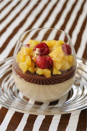 Chestnut cream,chocolate Ganache and vanilla-flavored caramelized fruit Stock Photo - Premium Royalty-Free, Code: 652-05806624