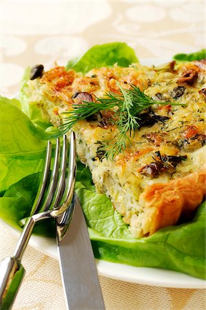 Cod,leek,dill and caper flaky pastry tart Foto de stock - Sin royalties Premium, Código: 652-05806649