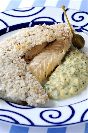 Basse avec croûte de sel grossier et Tartare sauce Photographie de stock - Premium Libres de Droits, Code: 652-05806658
