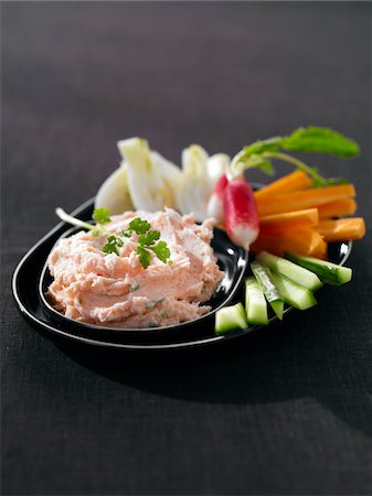 Crudités avec trempette de tarama Photographie de stock - Premium Libres de Droits, Code: 652-05806701