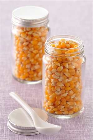 simsearch:652-07655302,k - Small jars of corn Foto de stock - Sin royalties Premium, Código: 652-05806770