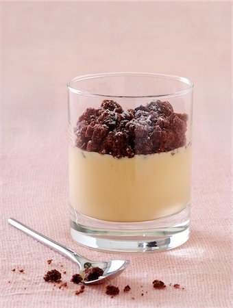 Two chocolate crumble Stock Photo - Premium Royalty-Free, Code: 652-05806860