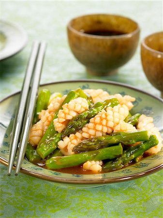 Calamaries with asparagus,ginger and rice wine sauce Stock Photo - Premium Royalty-Free, Code: 652-05806905