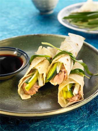 east asian cooking - Peking duck,zucchini and ginger wraps Stock Photo - Premium Royalty-Free, Code: 652-05806906
