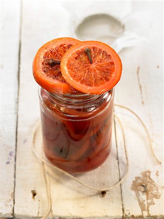 Pot d'oranges marinées Photographie de stock - Premium Libres de Droits, Code: 652-05806901