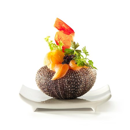 erizo de mar - Urchin with salmon and fish roe Foto de stock - Sin royalties Premium, Código: 652-05807001