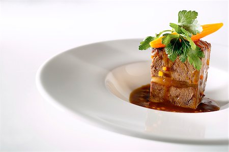 Beef chuck with carrots and sauce Foto de stock - Sin royalties Premium, Código: 652-05807002