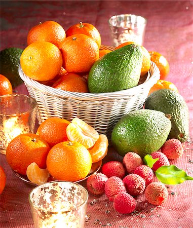 fruit winter basket - Composition de fruits Photographie de stock - Premium Libres de Droits, Code: 652-05807152