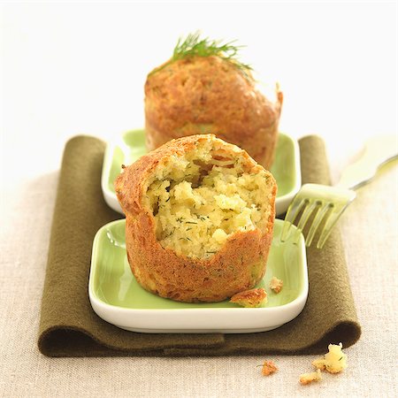 simsearch:652-06818895,k - Fennel and dill individual savoury cakes Fotografie stock - Premium Royalty-Free, Codice: 652-05807192