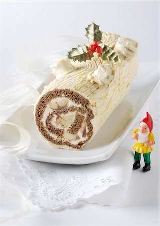 simsearch:652-05807483,k - Zwei chocolate Log Kuchen Stockbilder - Premium RF Lizenzfrei, Bildnummer: 652-05807282