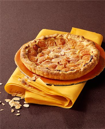 simsearch:652-03804838,k - Apricot and almond tart Stock Photo - Premium Royalty-Free, Code: 652-05807383