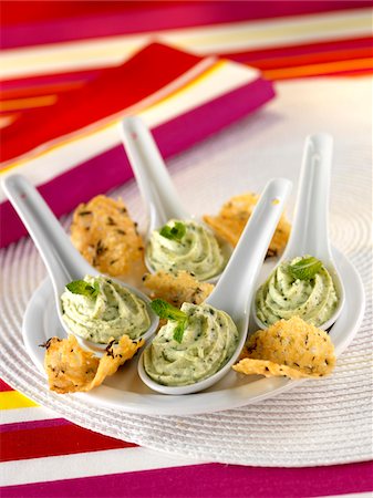 simsearch:652-05809696,k - Cream of zucchini with parmesan tuile biscuits Foto de stock - Sin royalties Premium, Código: 652-05807396