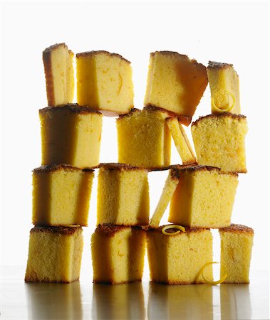 simsearch:652-05808645,k - Sliced orange cake composition Foto de stock - Sin royalties Premium, Código: 652-05807418