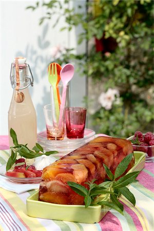 simsearch:652-03801125,k - Summer fruit jellied terrine Stock Photo - Premium Royalty-Free, Code: 652-05807447