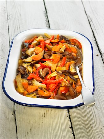 shiitake mushroom - White beans with shitakes,carrots,tomatoes and onions Stock Photo - Premium Royalty-Free, Code: 652-05807777