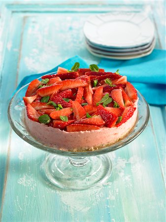 Strawberry cheesecake Stock Photo - Premium Royalty-Free, Code: 652-05807826