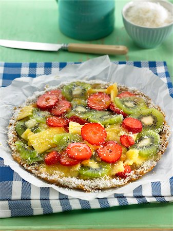 simsearch:652-03800409,k - Fruit tart Foto de stock - Sin royalties Premium, Código: 652-05807823