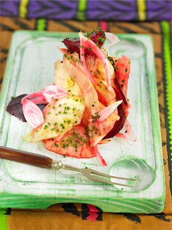 simsearch:652-06818786,k - Beetroot,pineapple and onion salad Foto de stock - Sin royalties Premium, Código: 652-05807856
