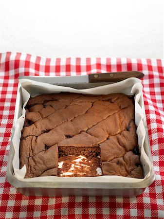 red brown - Cocoa and date cake Stock Photo - Premium Royalty-Free, Code: 652-05807975