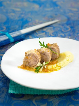 simsearch:652-03804766,k - Agneau nourri Botifarra en escabèche, carottes et le poireau purée Photographie de stock - Premium Libres de Droits, Code: 652-05807985
